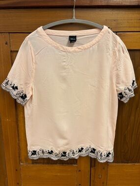 Disney “Aristocats” Embroidered Blouse Size Small Pink Top